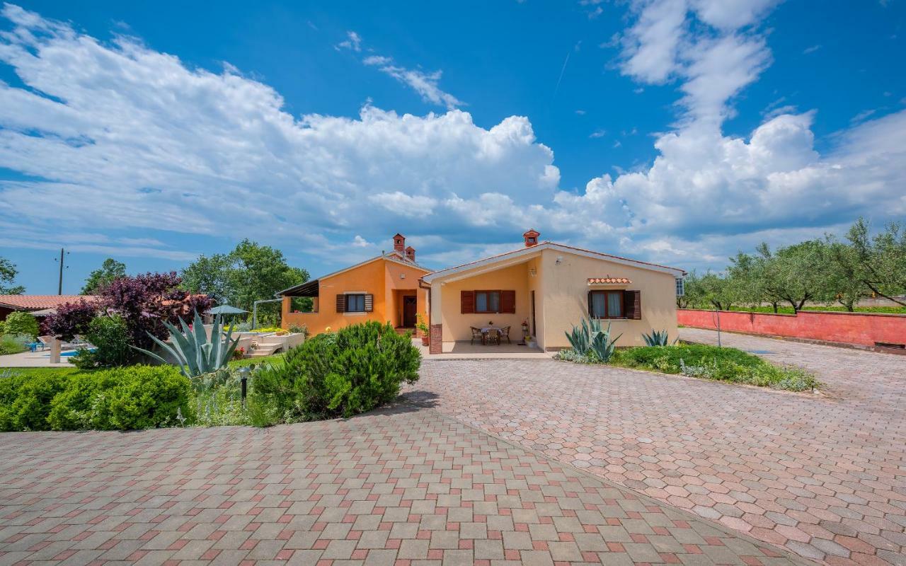 Hacienda Rosemary Villa Muntić Eksteriør bilde