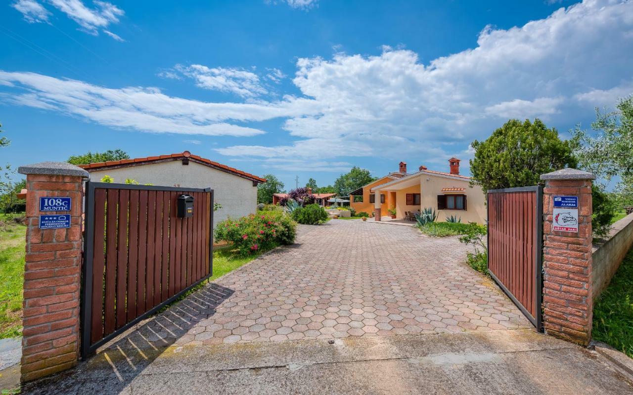 Hacienda Rosemary Villa Muntić Eksteriør bilde