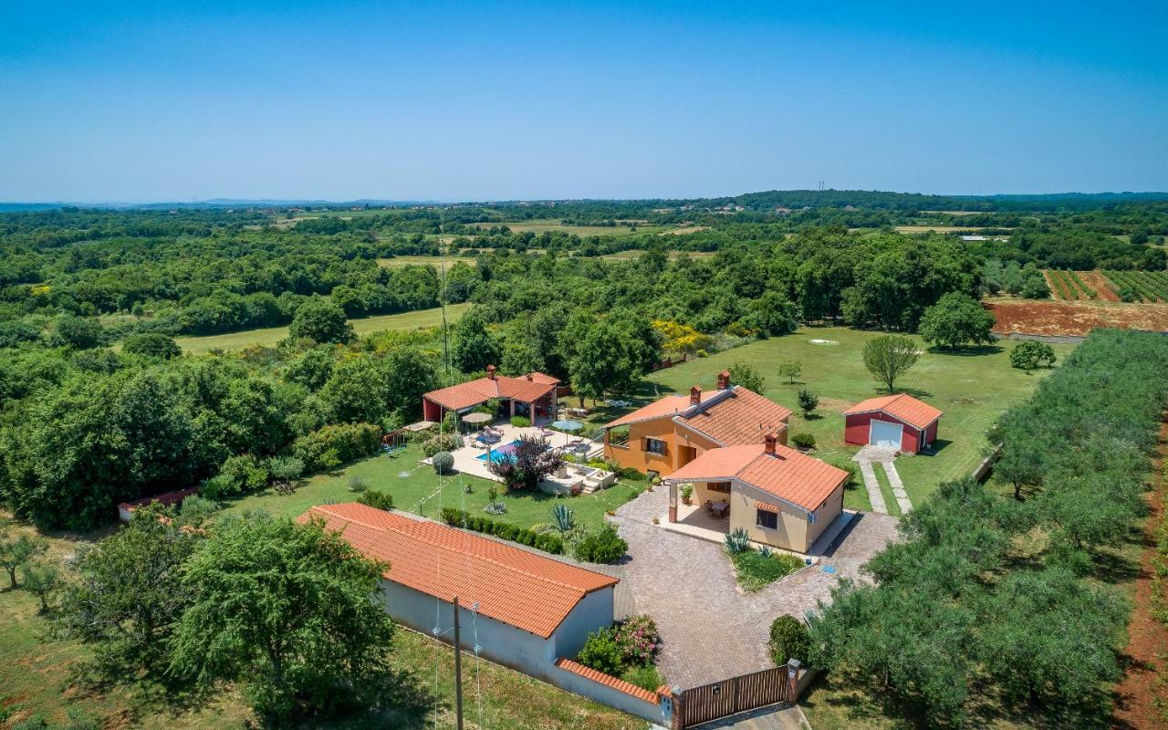 Hacienda Rosemary Villa Muntić Eksteriør bilde