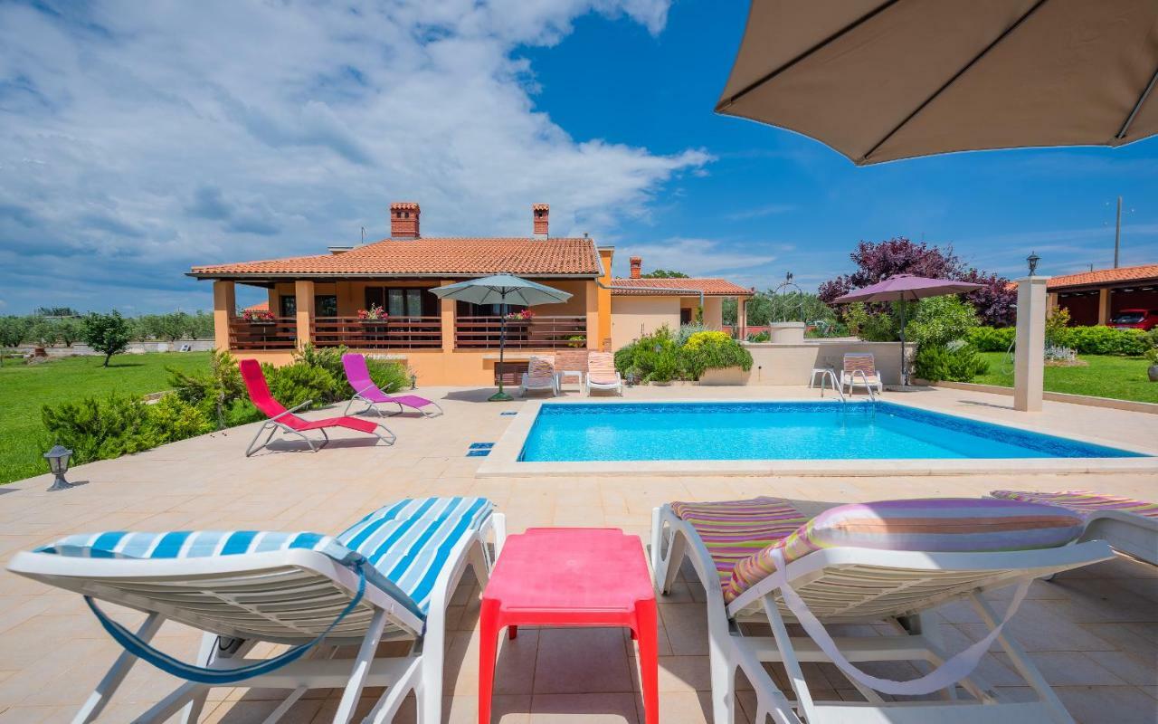 Hacienda Rosemary Villa Muntić Eksteriør bilde