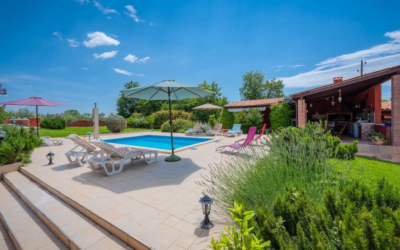 Hacienda Rosemary Villa Muntić Eksteriør bilde