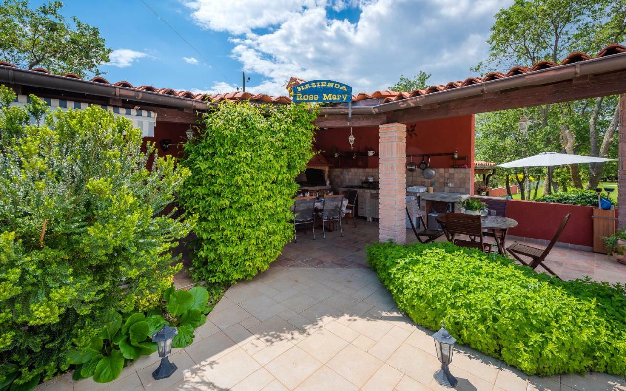 Hacienda Rosemary Villa Muntić Eksteriør bilde
